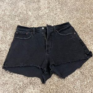 Abercrombie high rise mom short
